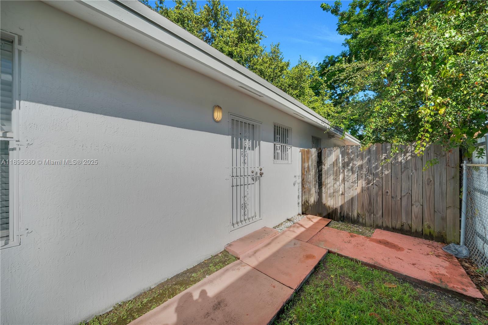   /  2100 sq. ft. $ 2025-10-13 0 Photo