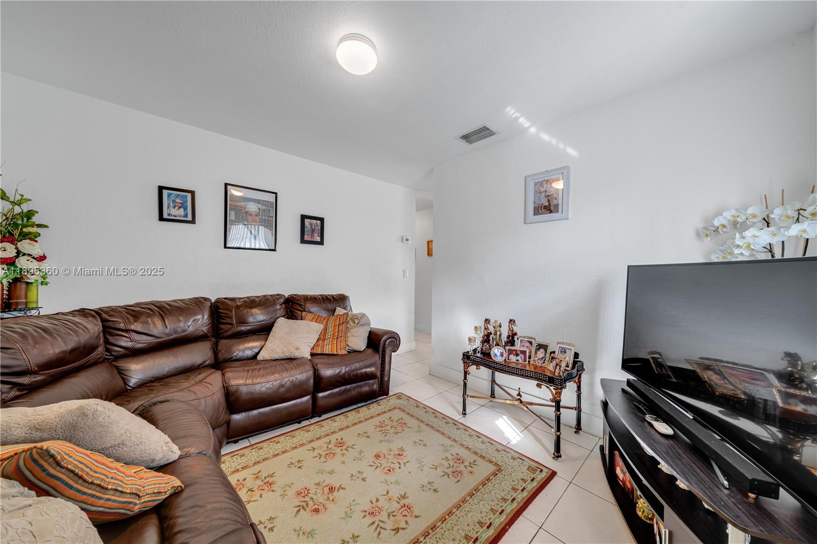   /  2100 sq. ft. $ 2025-10-13 0 Photo