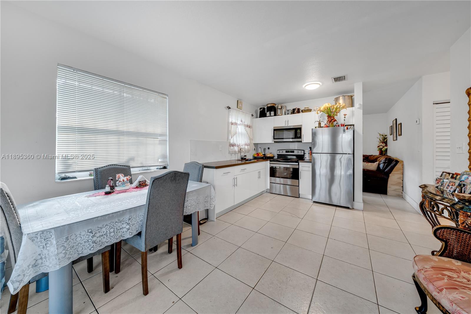   /  2100 sq. ft. $ 2025-10-13 0 Photo