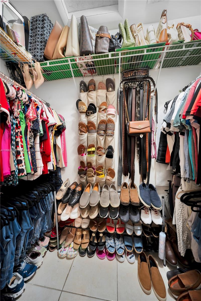   /  2100 sq. ft. $ 2025-10-13 0 Photo