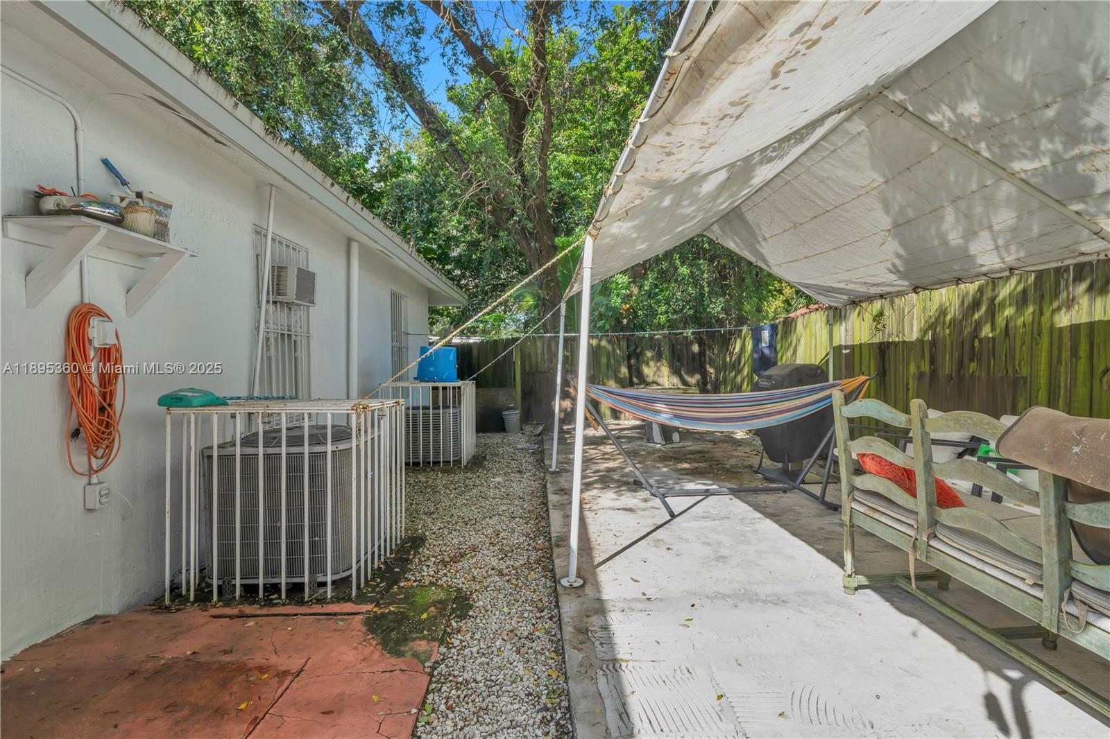   /  2100 sq. ft. $ 2025-10-13 0 Photo