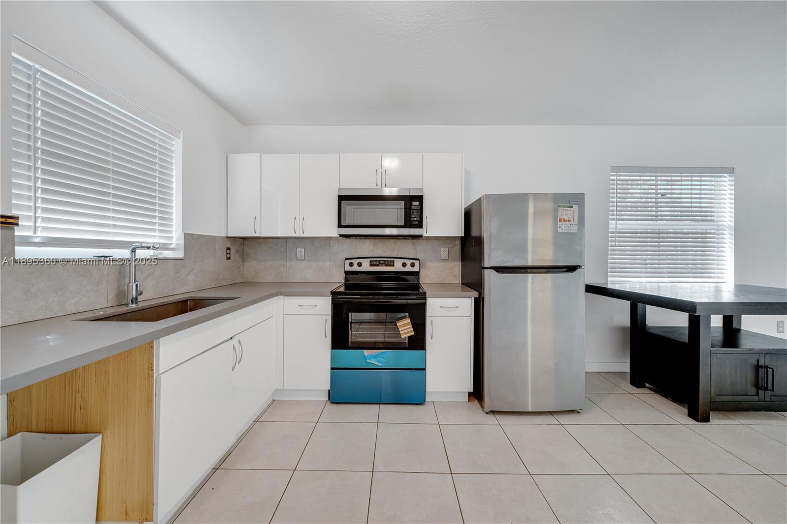   /  2100 sq. ft. $ 2025-10-13 0 Photo