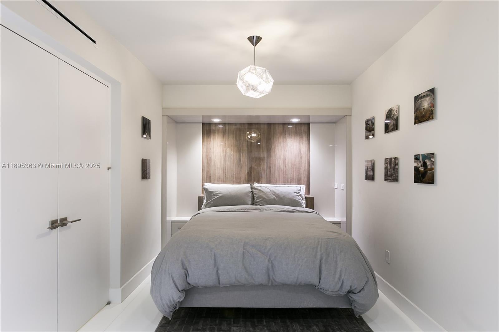 Ver detalles 2903 3 / 3 1733 sq. ft. $ 2025-10-13 0 foto