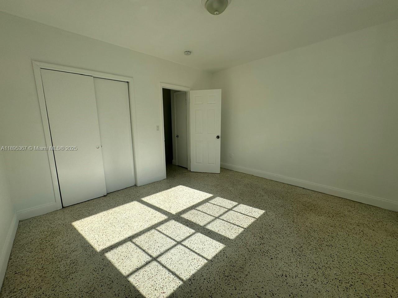   /  3498 sq. ft. $ 2025-10-20 0 Photo