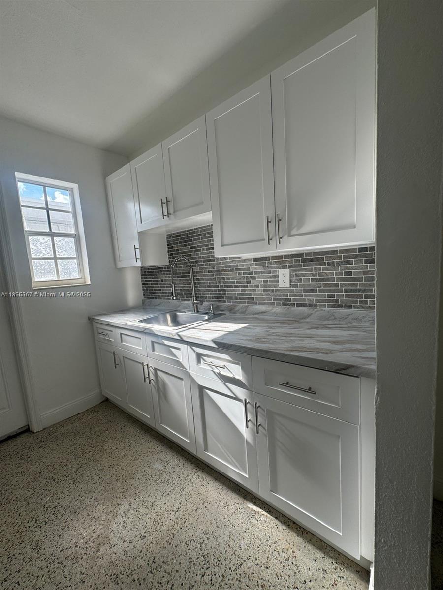   /  3498 sq. ft. $ 2025-10-20 0 Photo