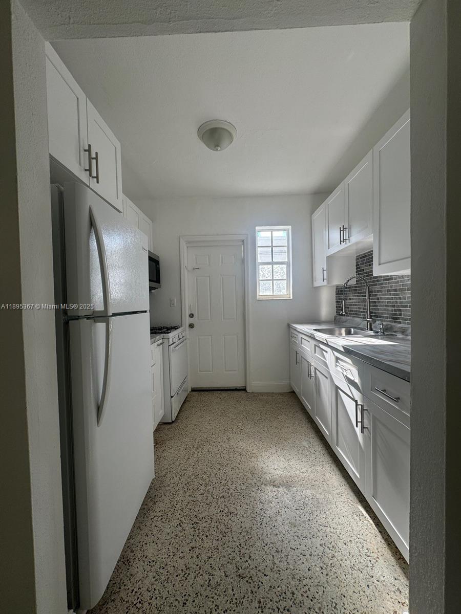   /  3498 sq. ft. $ 2025-10-20 0 Photo