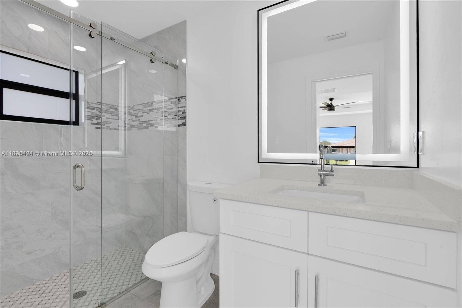   /   кв.футов $ 2025-12-23 0 Фото