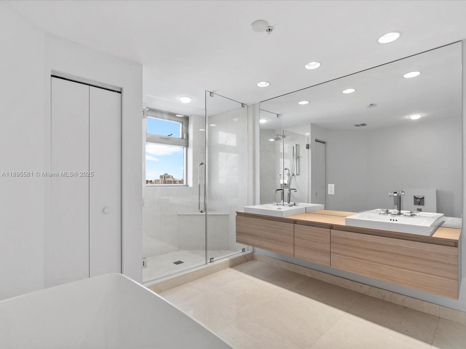 Photo of 17301 Biscayne Blvd  #1704, North Miami Beach, Florida, 33160 -