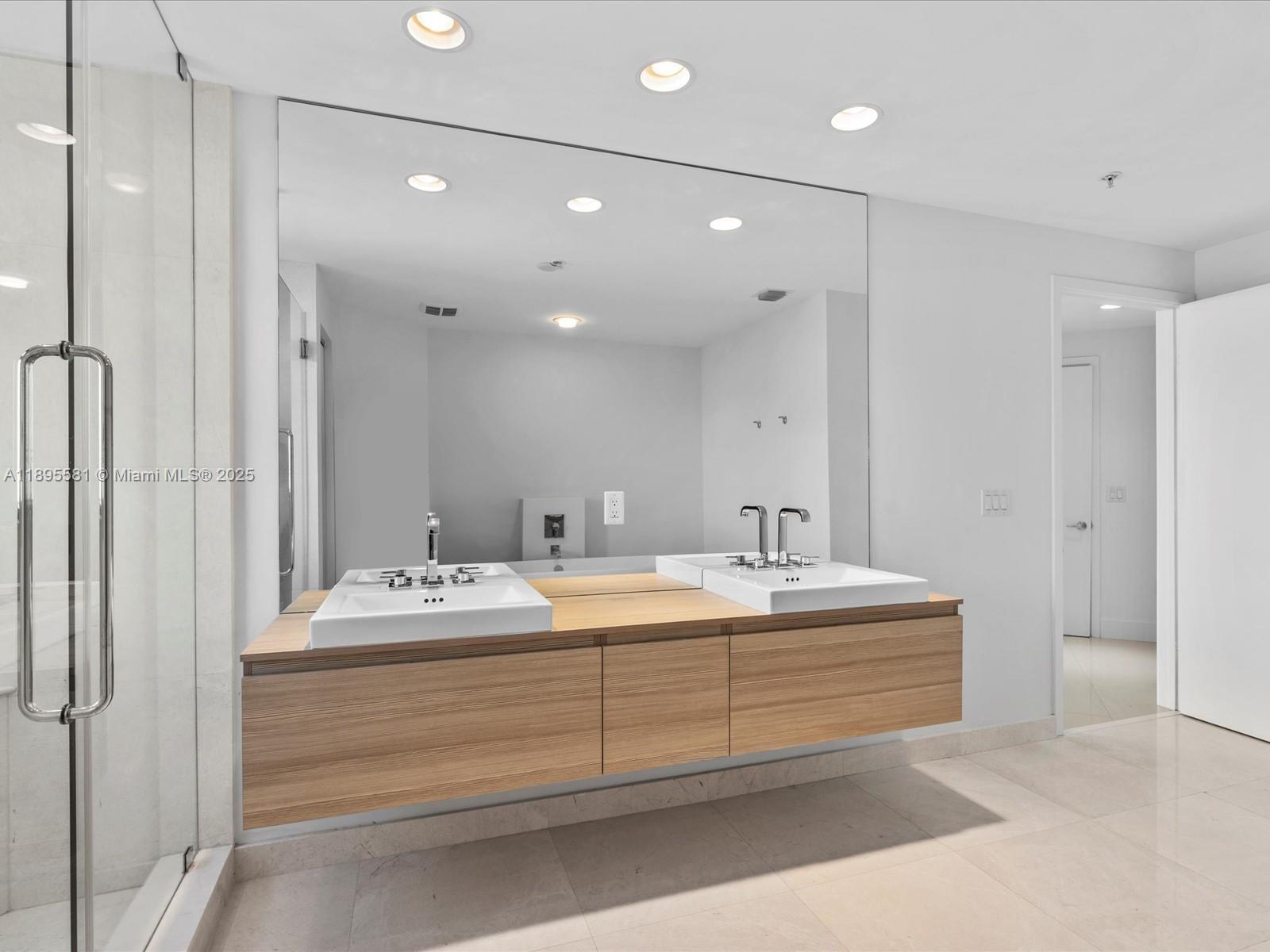 Photo of 17301 Biscayne Blvd  #1704, North Miami Beach, Florida, 33160 -