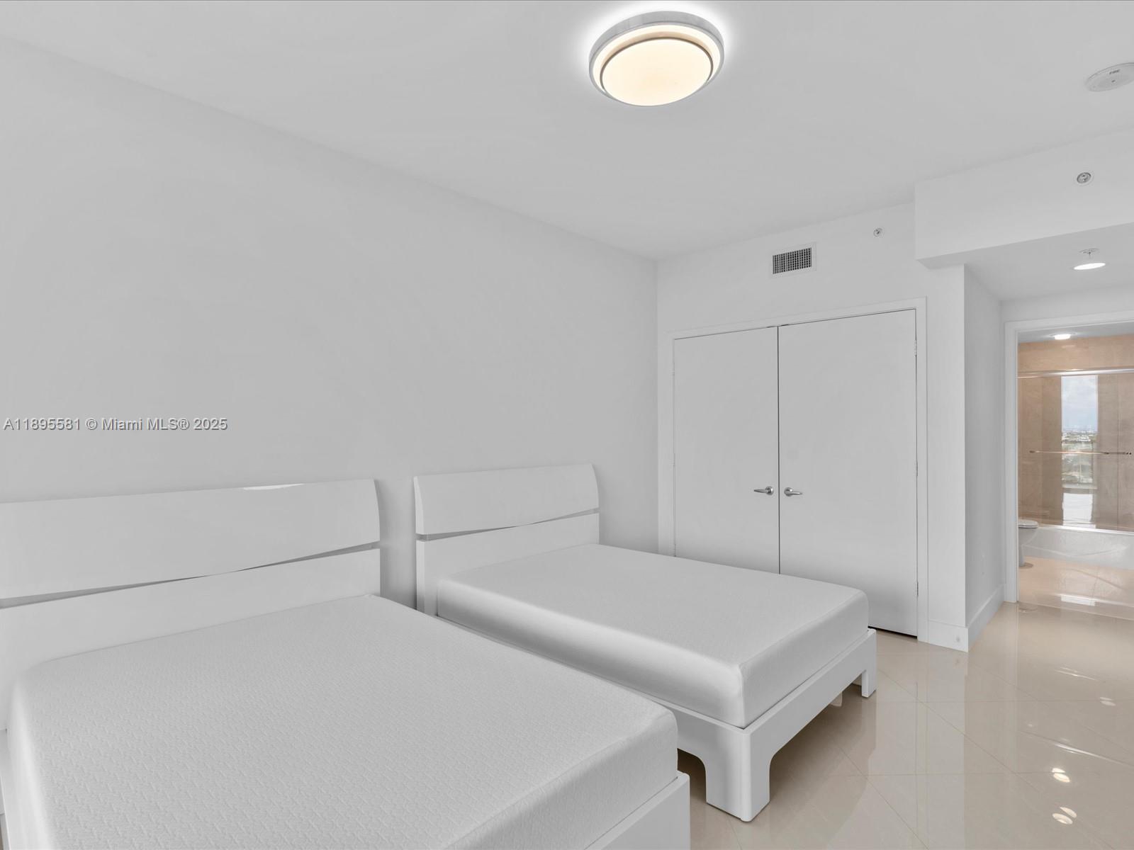 Photo of 17301 Biscayne Blvd  #1704, North Miami Beach, Florida, 33160 -