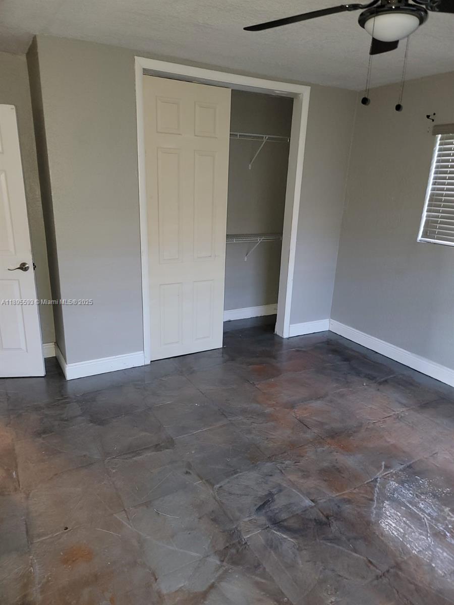 See details 7773 3 / 2 1818 sq. ft. $ 2025-10-15 0 Photo