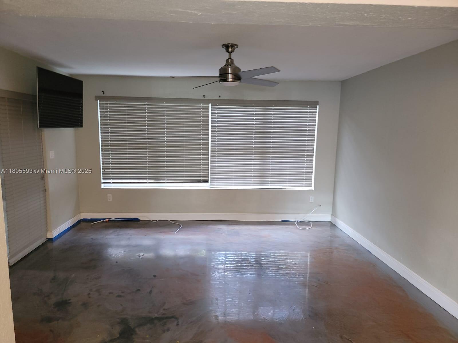 See details 7773 3 / 2 1818 sq. ft. $ 2025-10-15 0 Photo