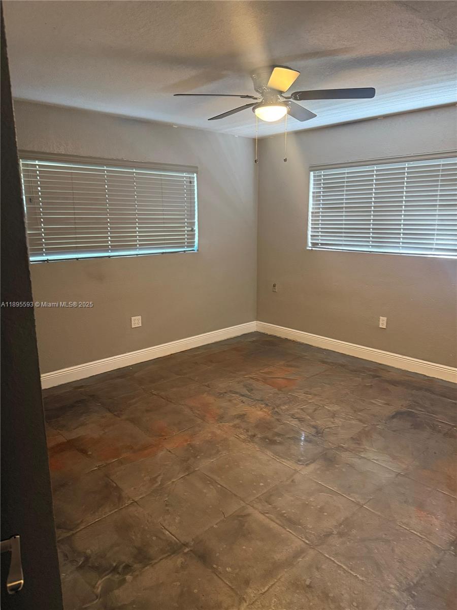 See details 7773 3 / 2 1818 sq. ft. $ 2025-10-15 0 Photo