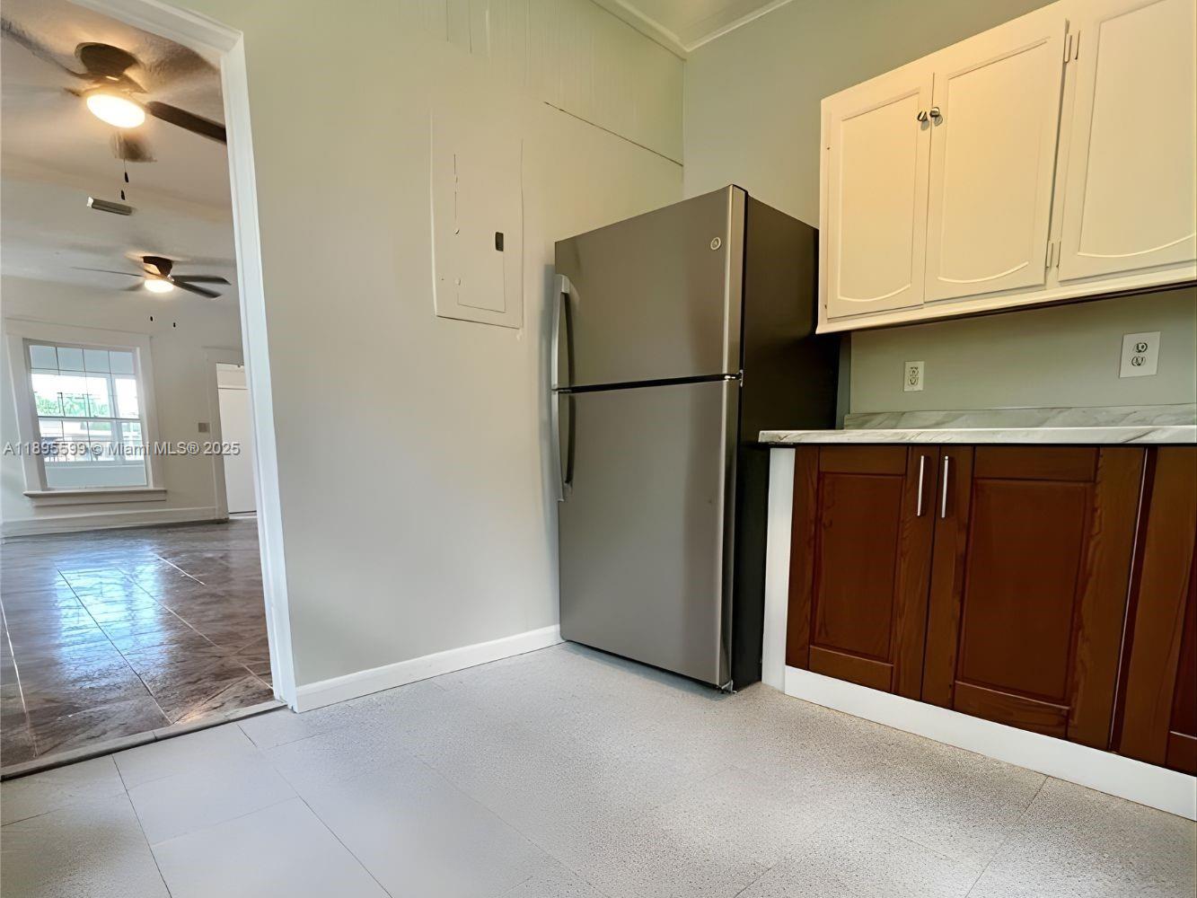 Ver detalles / 1698 sq. ft. $ 2025-10-14 0 foto
