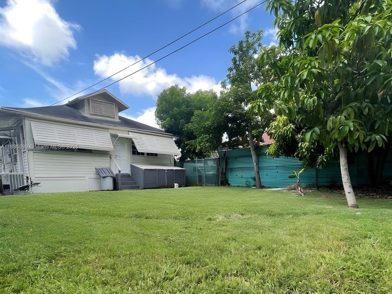 Ver detalles / 1698 sq. ft. $ 2025-10-14 0 foto