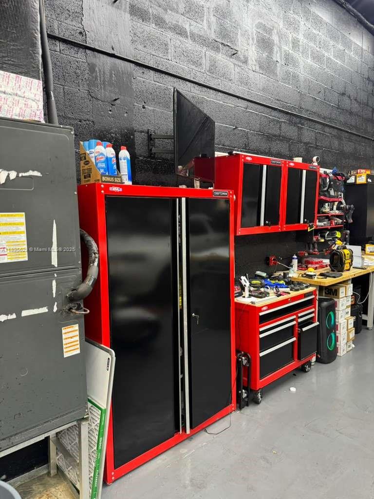 See details / sq. ft. $ 2025-10-14 0 Photo