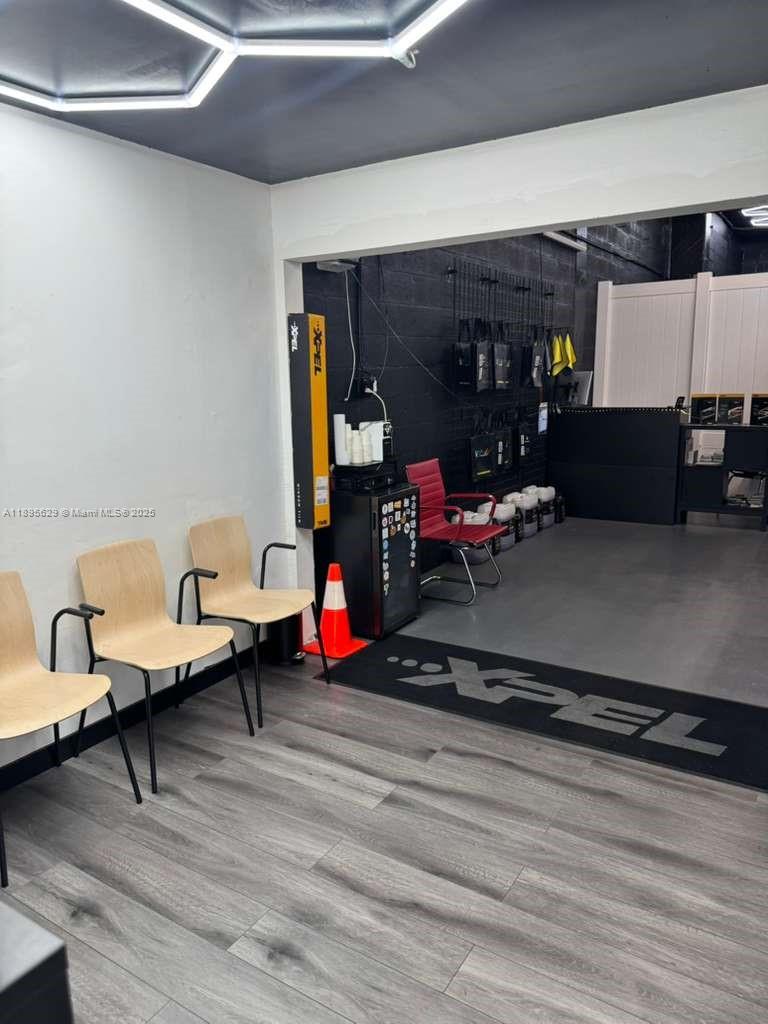 See details / sq. ft. $ 2025-10-14 0 Photo
