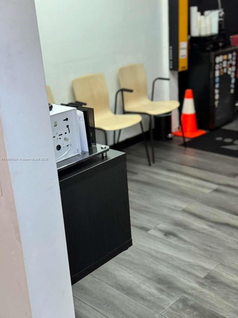 See details / sq. ft. $ 2025-10-14 0 Photo