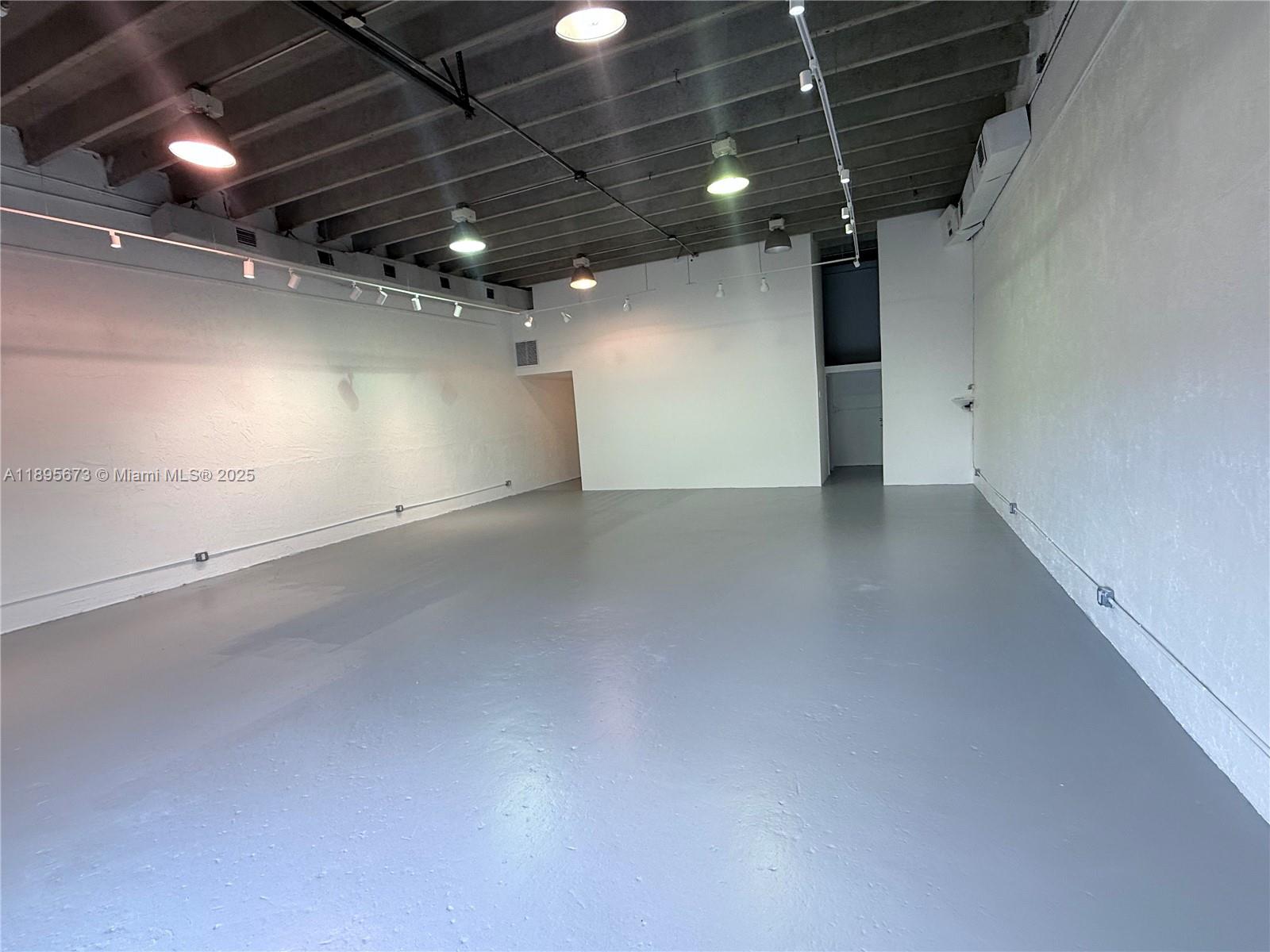 See details / sq. ft. $ 2025-10-14 0 Photo