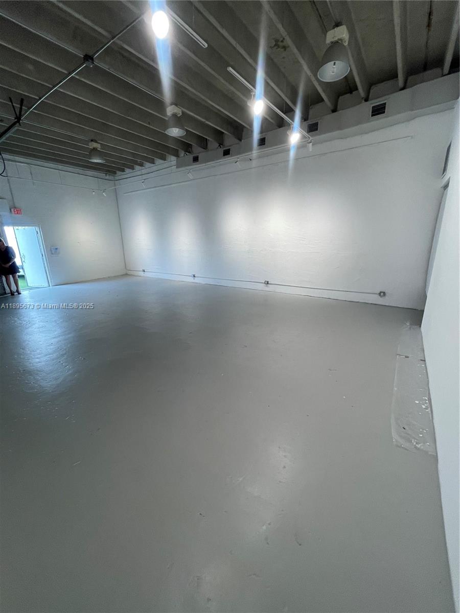 See details / sq. ft. $ 2025-10-14 0 Photo