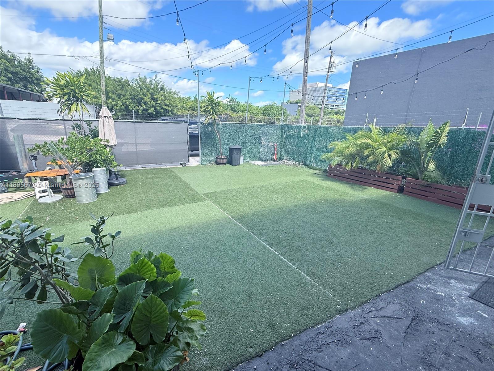 See details / sq. ft. $ 2025-10-14 0 Photo