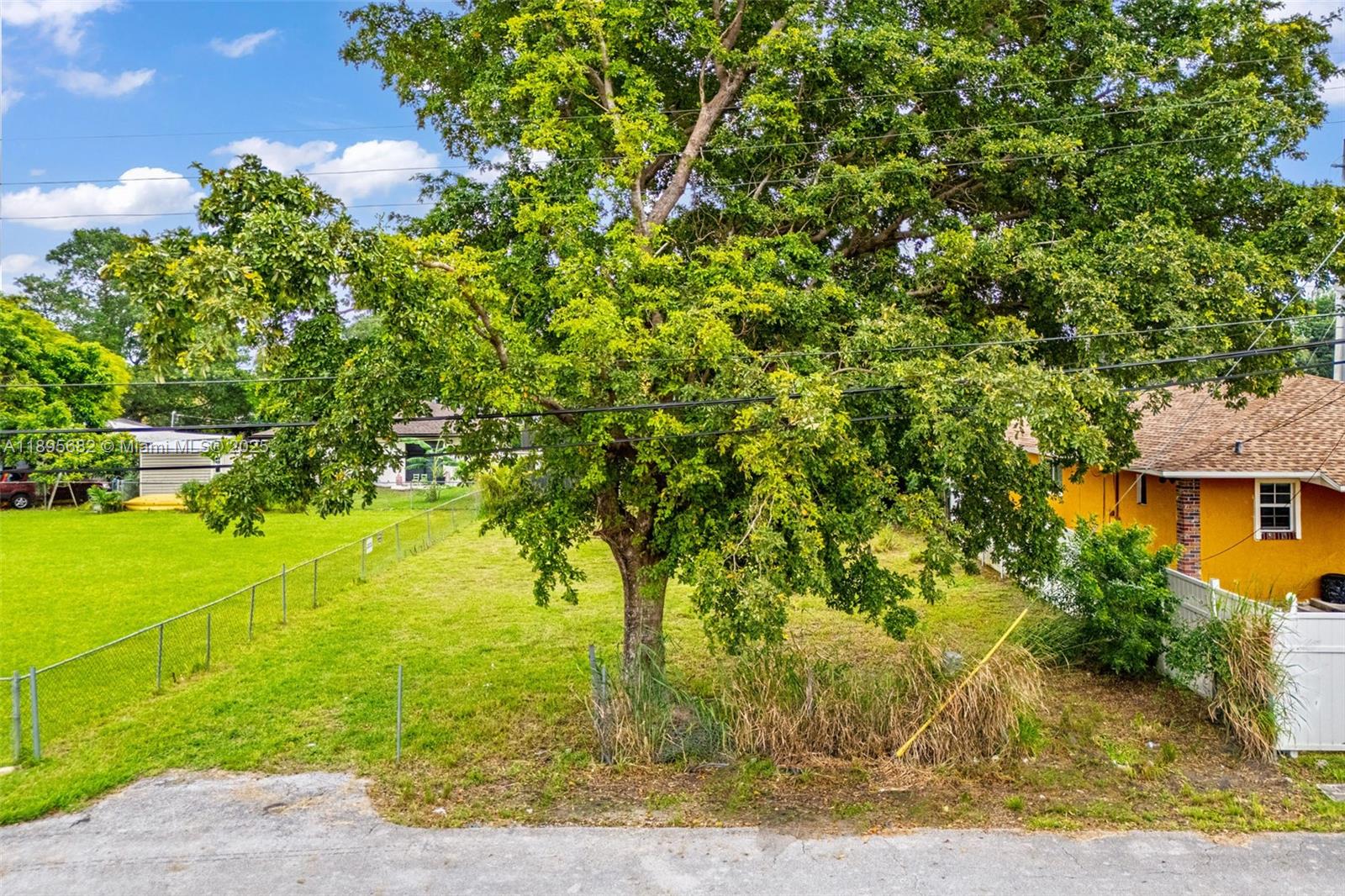 See details / sq. ft. $ 2025-10-16 0 Photo