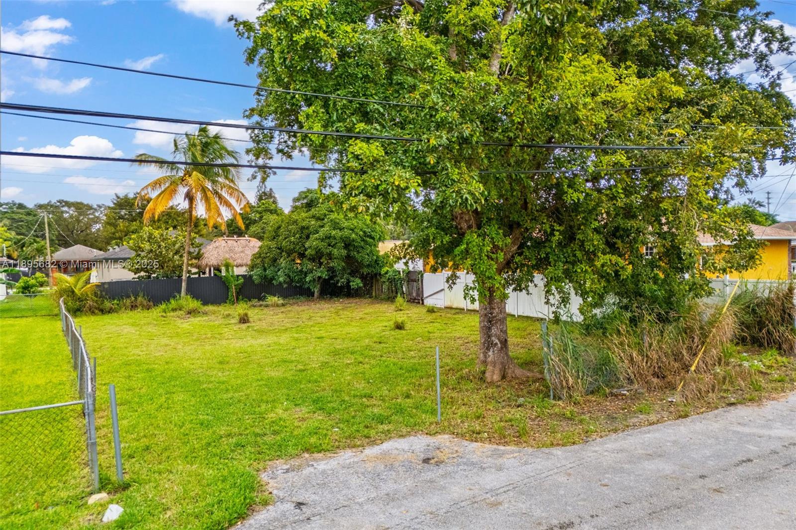 See details / sq. ft. $ 2025-10-16 0 Photo