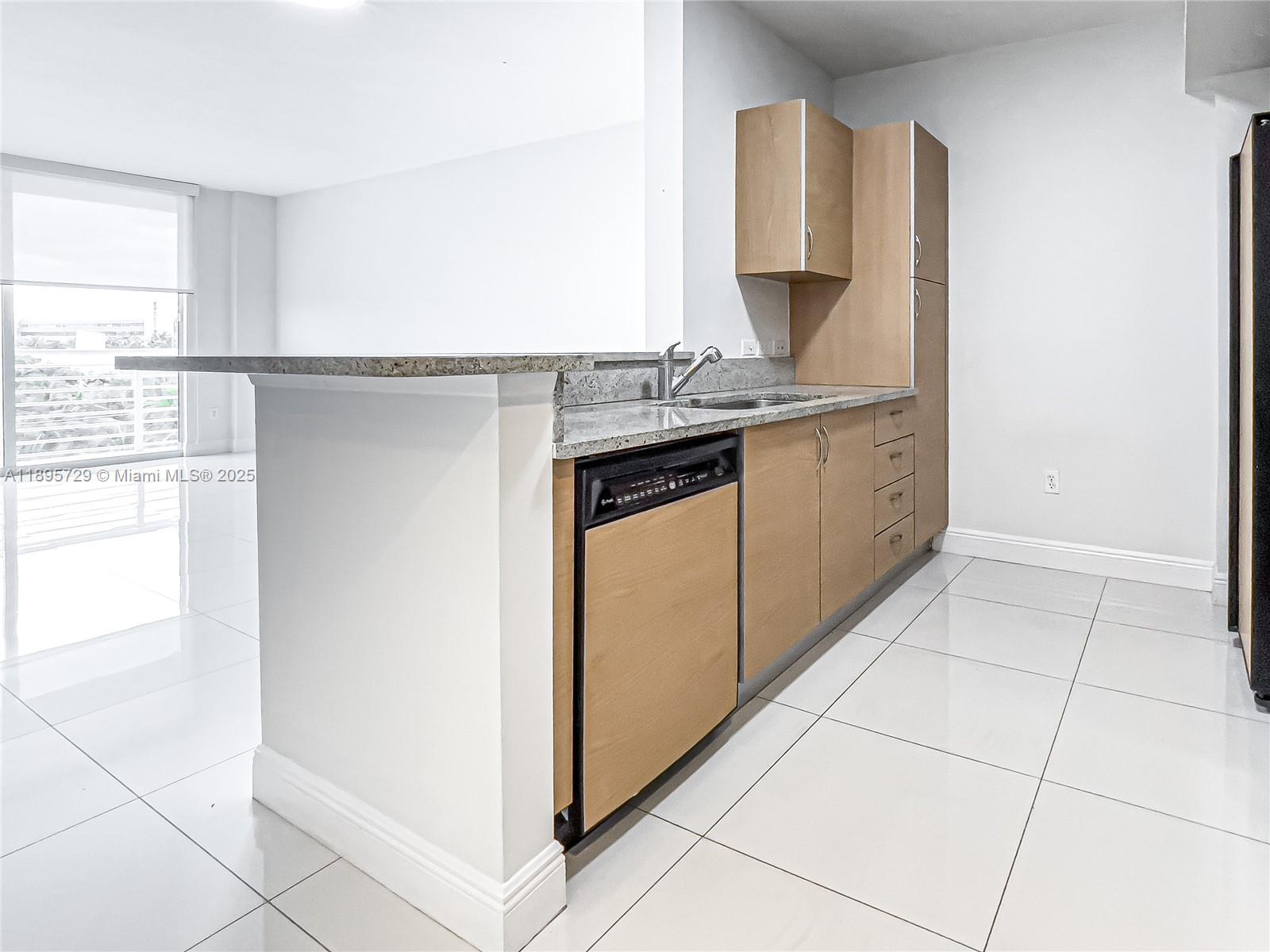 Photo of 18800 29th Ave #607, Aventura, Florida, 33180 - Open & Luminous Kitchen