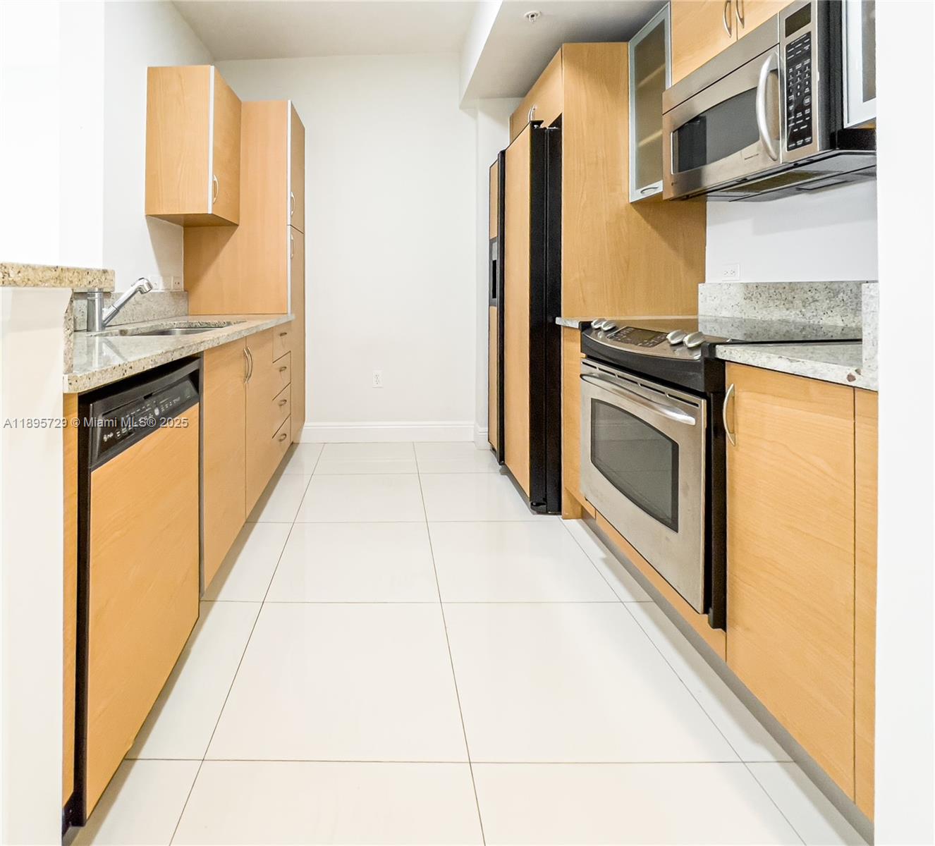 Photo of 18800 29th Ave #607, Aventura, Florida, 33180 - Kitchen