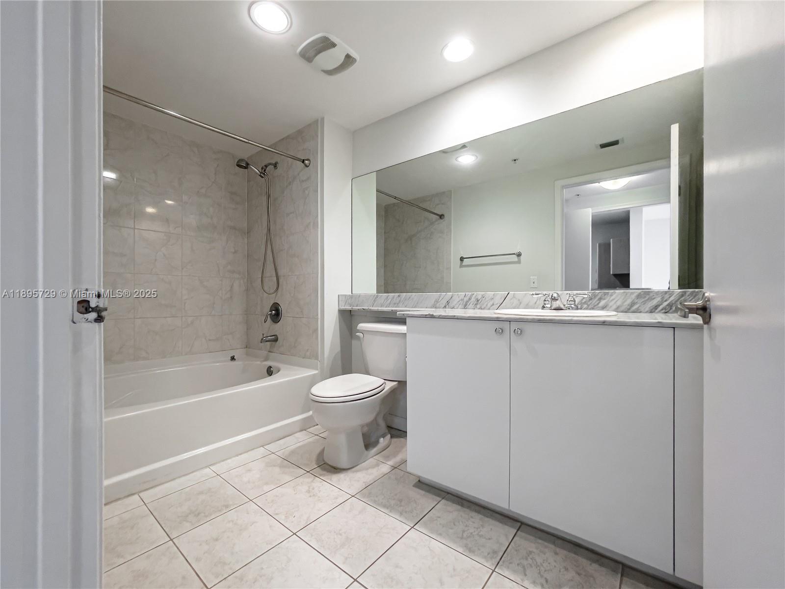 Photo of 18800 29th Ave #607, Aventura, Florida, 33180 - Bathroom