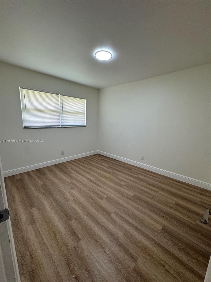 See details / 3296 sq. ft. $ 2025-10-14 0 Photo