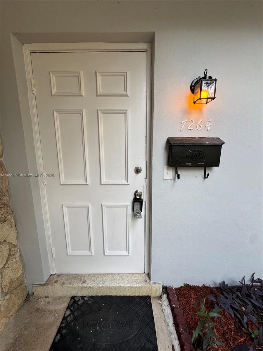   /  3296 кв.футов $ 2025-10-14 0 Фото