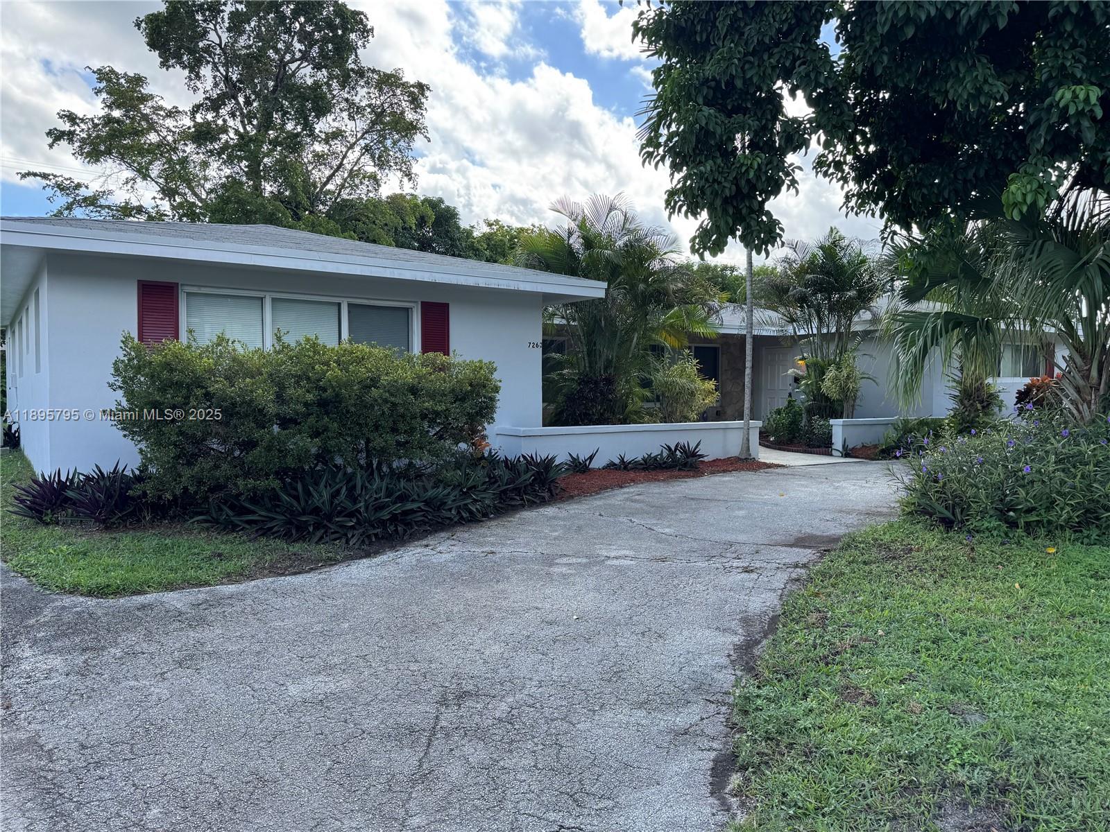 See details / 3296 sq. ft. $ 2025-10-14 0 Photo
