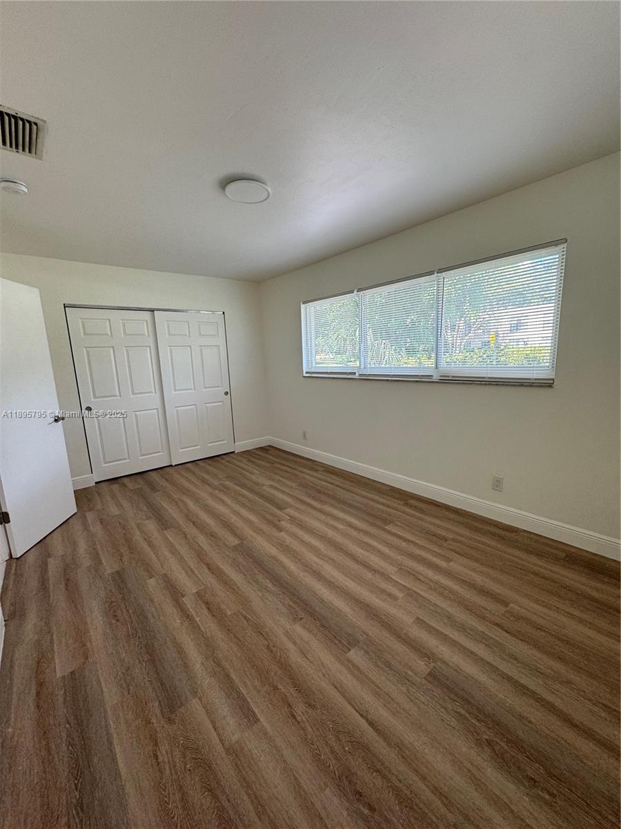See details / 3296 sq. ft. $ 2025-10-14 0 Photo