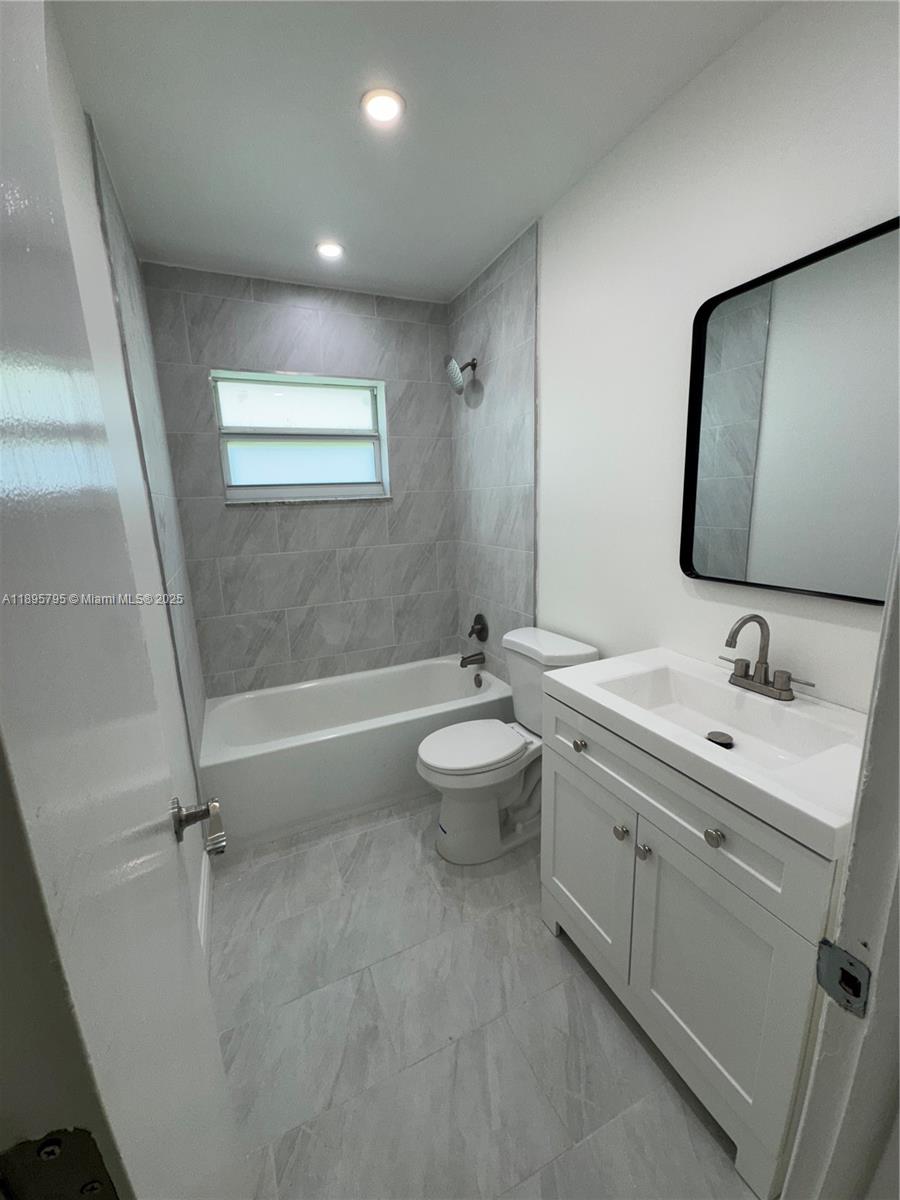 See details / 3296 sq. ft. $ 2025-10-14 0 Photo