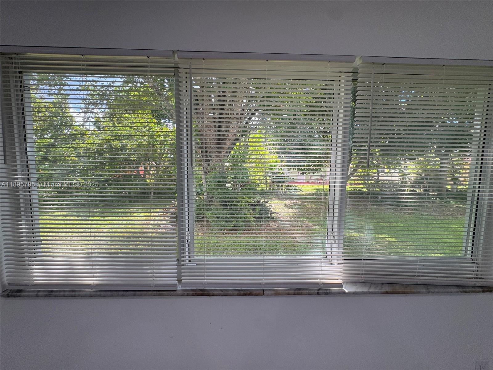 See details / 3296 sq. ft. $ 2025-10-14 0 Photo
