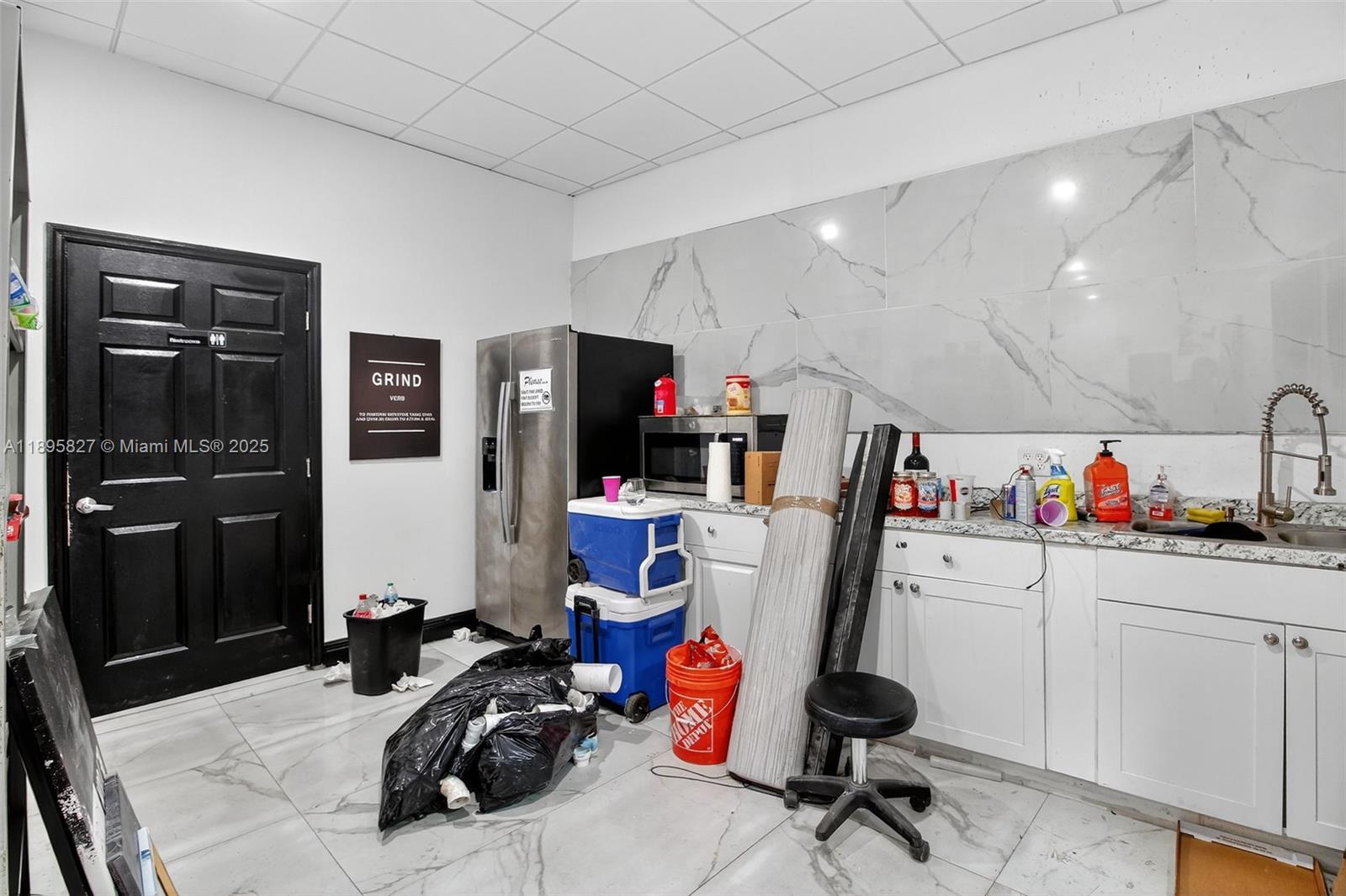 See details 21 / 22 / sq. ft. $ 2025-10-14 0 Photo