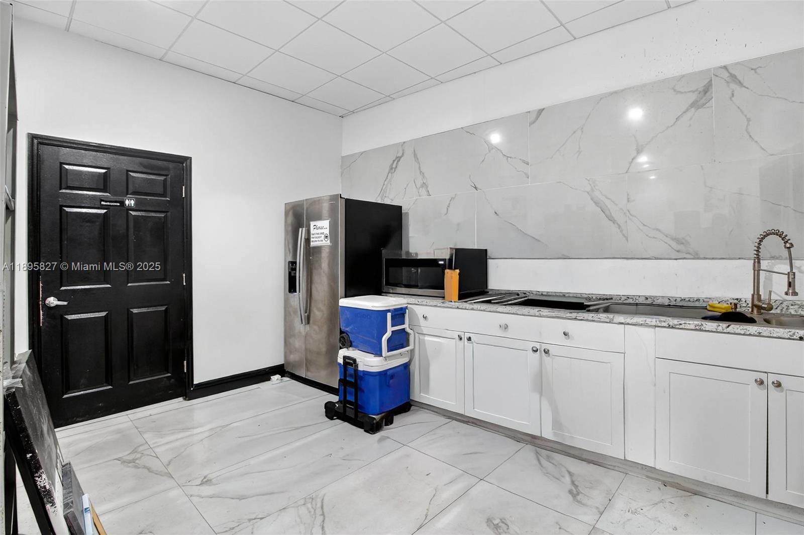 See details 21 / 22 / sq. ft. $ 2025-10-14 0 Photo
