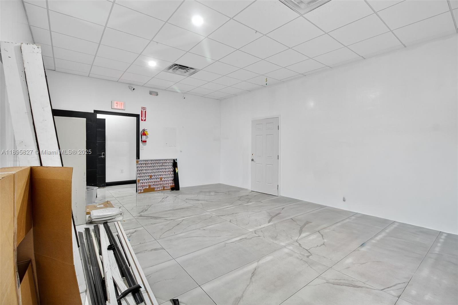 See details 21 / 22 / sq. ft. $ 2025-10-14 0 Photo