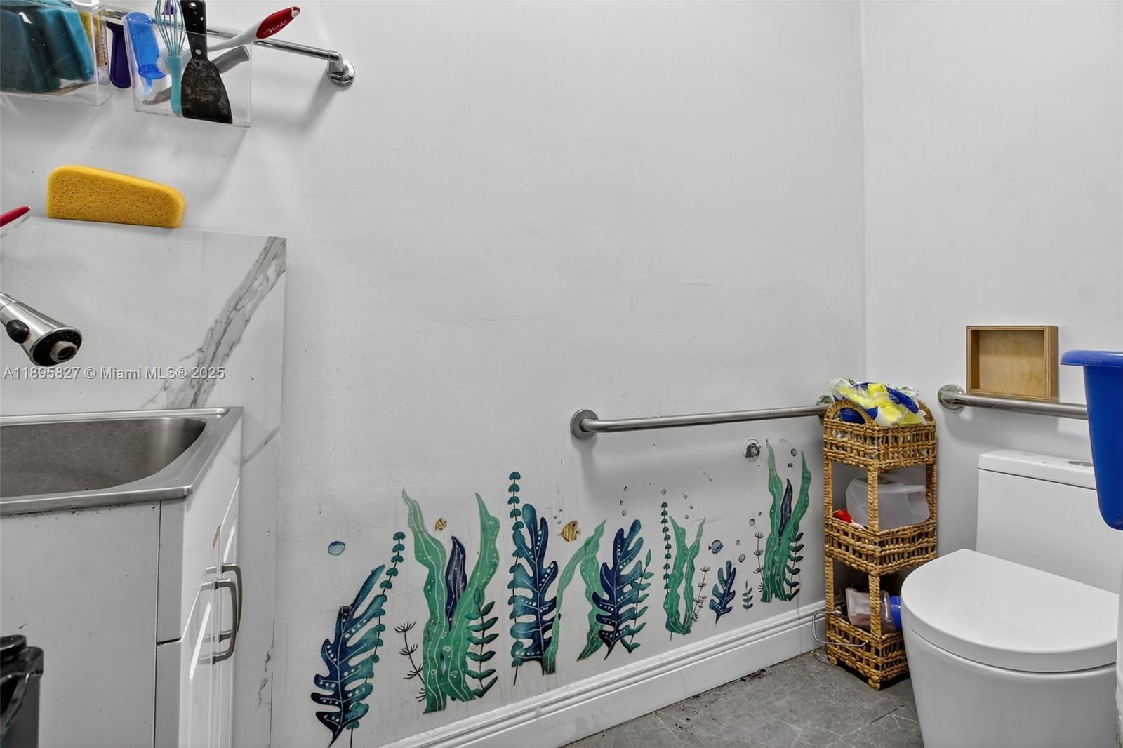 See details 21 / 22 / sq. ft. $ 2025-10-14 0 Photo