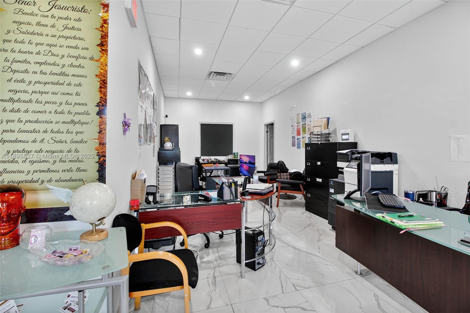 See details 21 / 22 / sq. ft. $ 2025-10-14 0 Photo