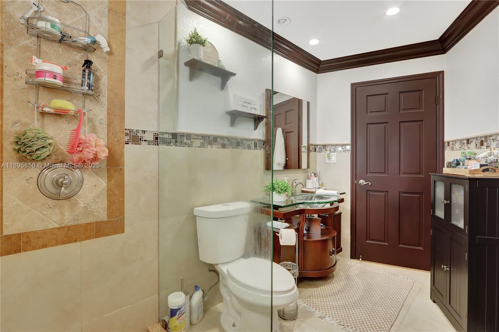 See details / 1757 sq. ft. $ 2025-10-14 0 Photo