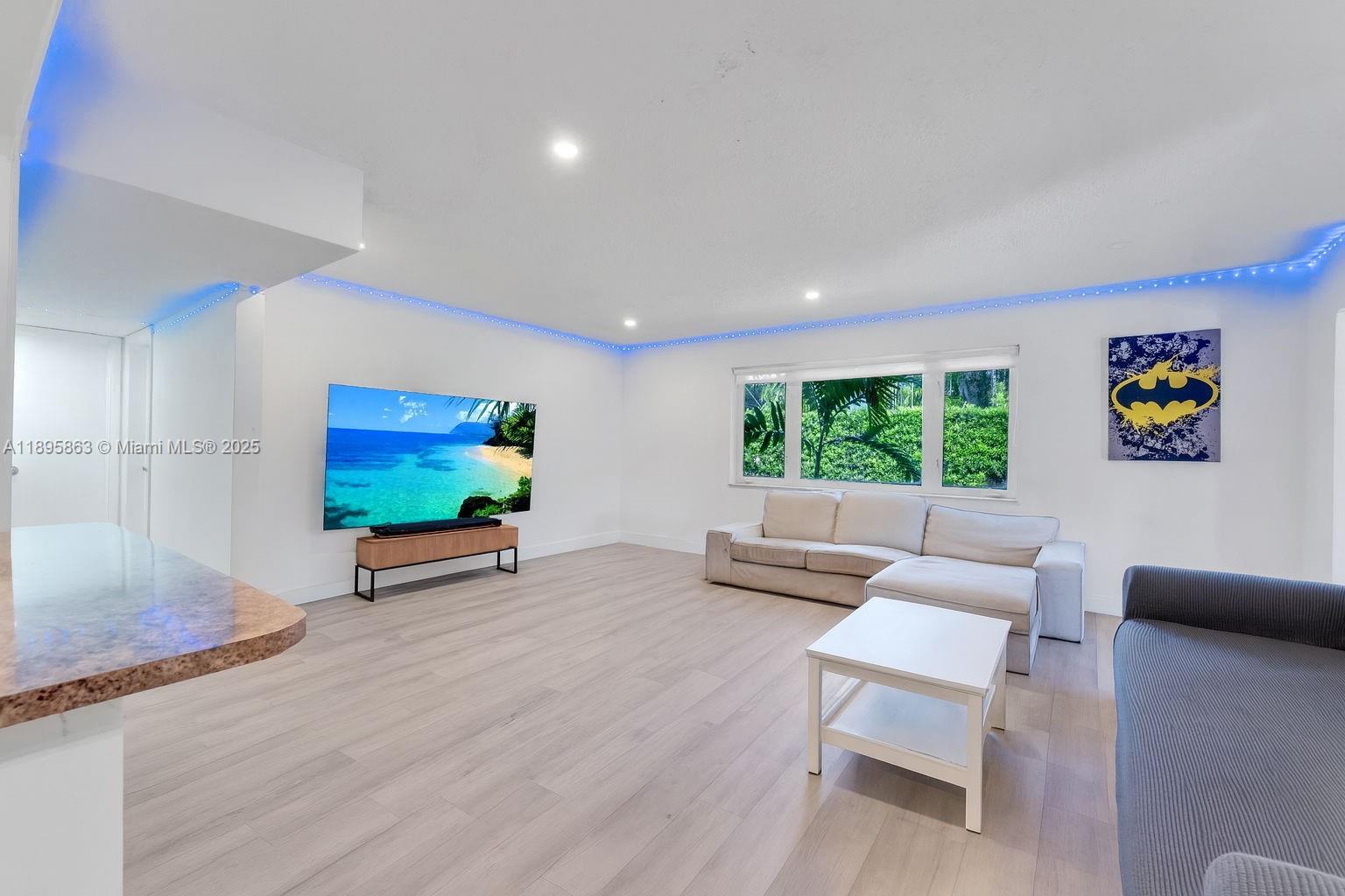 See details / 3740 sq. ft. $ 2025-10-14 0 Photo