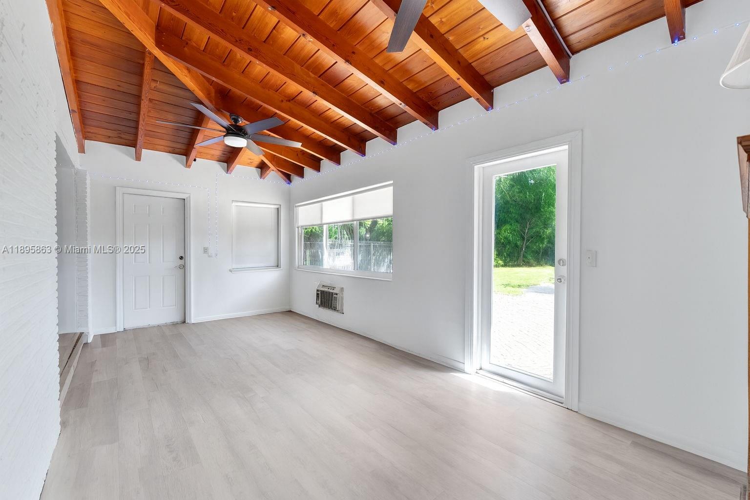 See details / 3740 sq. ft. $ 2025-10-14 0 Photo