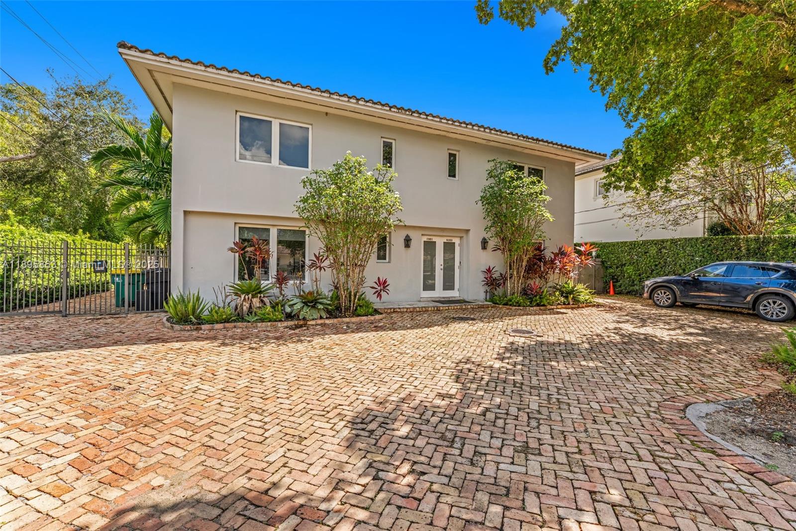 See details / 3740 sq. ft. $ 2025-10-14 0 Photo