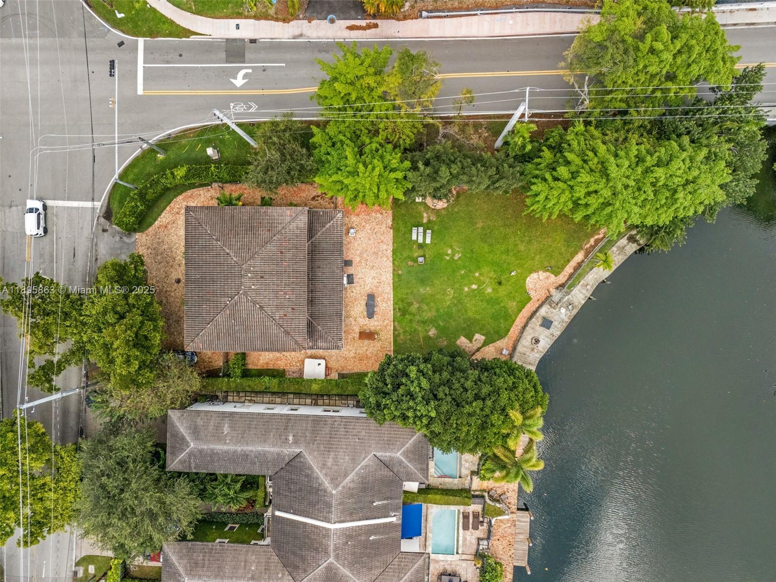 See details / 3740 sq. ft. $ 2025-10-14 0 Photo