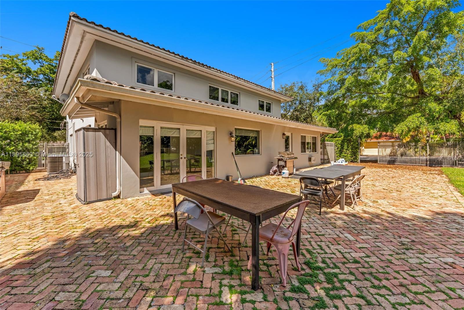 See details / 3740 sq. ft. $ 2025-10-14 0 Photo