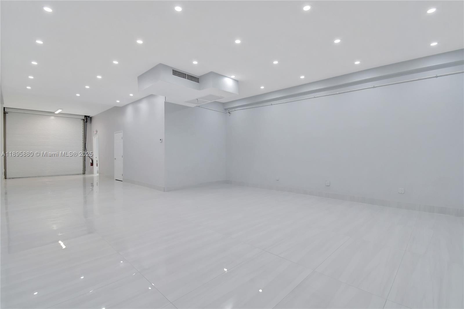See details 20129 / sq. ft. $ 2025-10-14 0 Photo