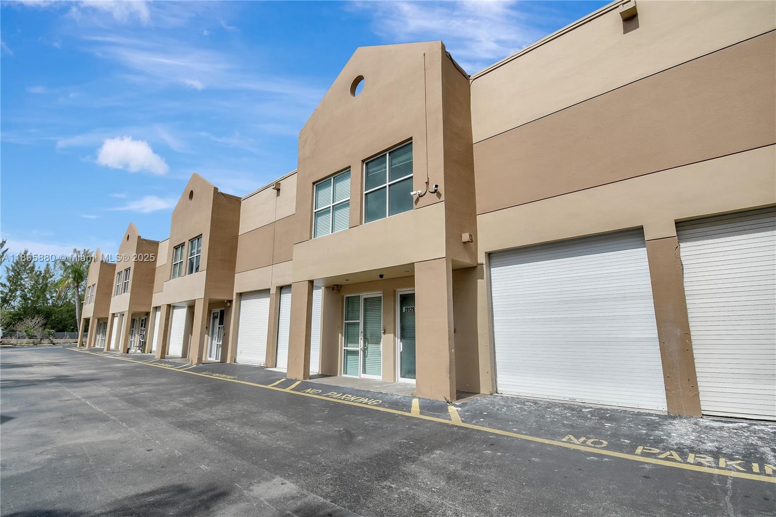 See details 20129 / sq. ft. $ 2025-10-14 0 Photo