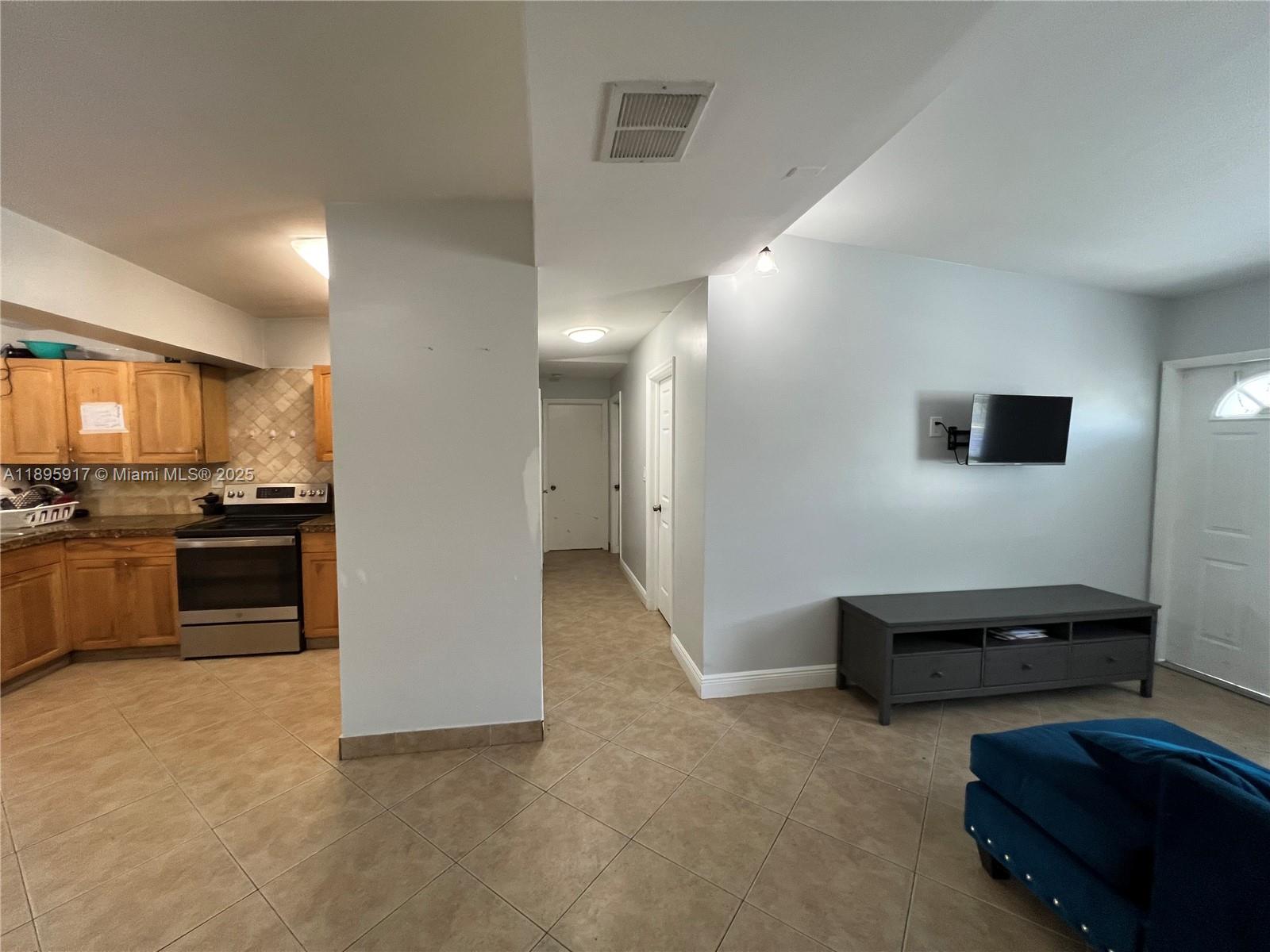 See details / 1675 sq. ft. $ 2025-10-14 0 Photo